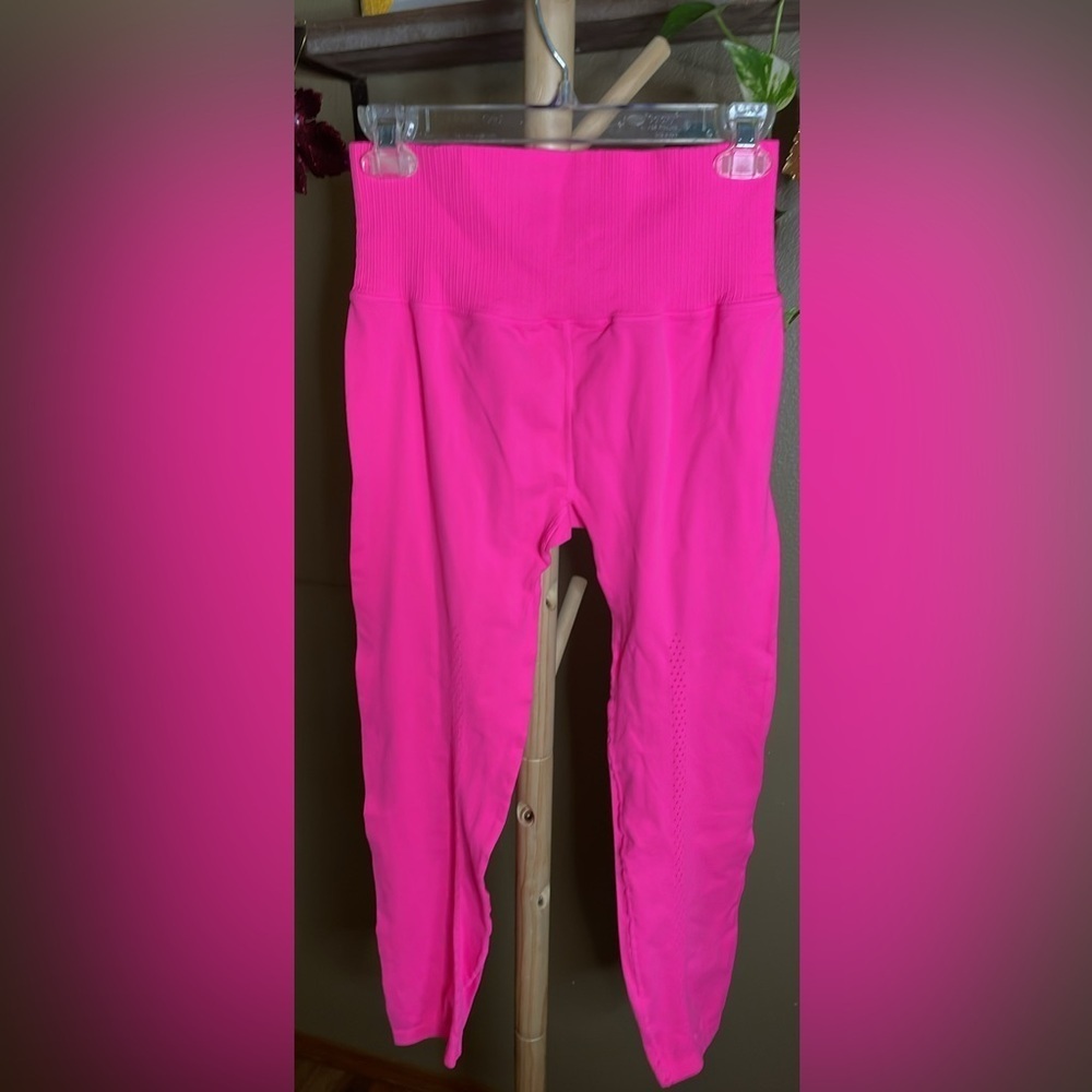 Free People "Good Karma" Hot pink leggings - Picture 4 of 6